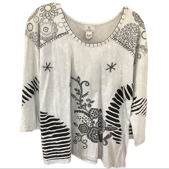 3/4 sleeve of comfy stretchy 100% cotton top in off white and black. - Picture 6 of 16